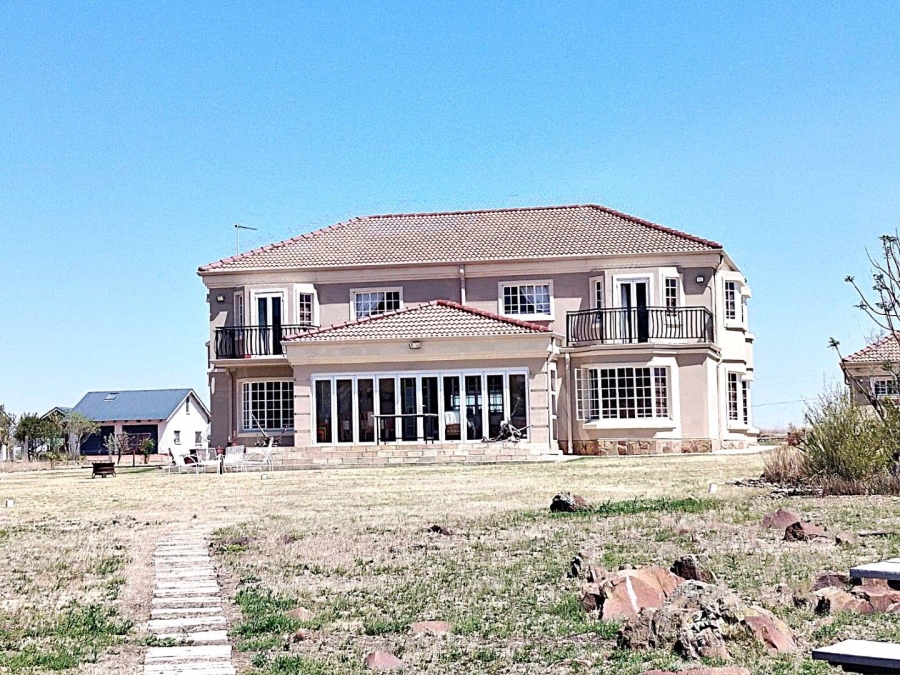 6 Bedroom Property for Sale in Vaal Dam Free State
